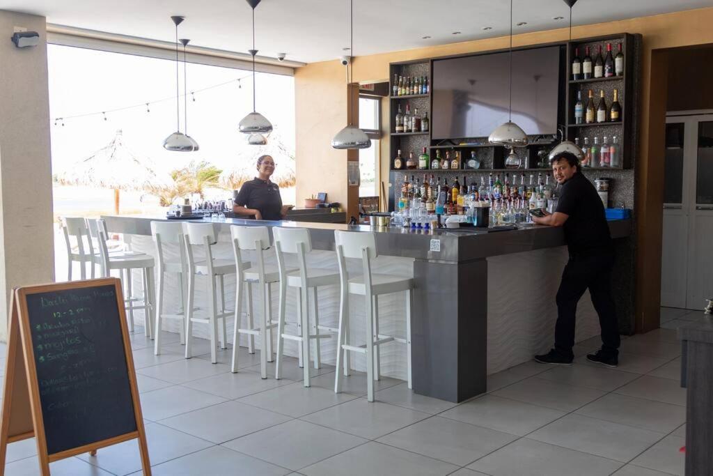 New! Cozy 1 Bedroom Condo- Gold Coast, Noord Aruba Palm Beach Bagian luar foto