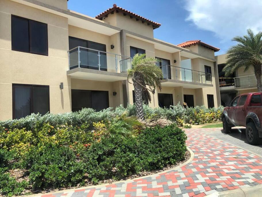 New! Cozy 1 Bedroom Condo- Gold Coast, Noord Aruba Palm Beach Bagian luar foto