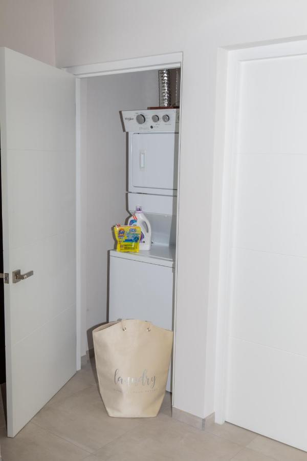 New! Cozy 1 Bedroom Condo- Gold Coast, Noord Aruba Palm Beach Bagian luar foto